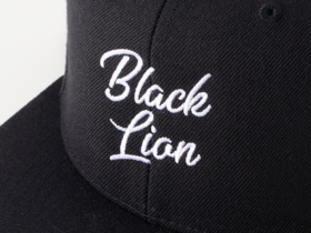 BLACKLION newLOGO FLAT CAP（ブラック）