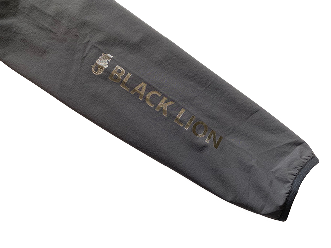 BLACKLION × FREE KNOTライトストレッチパーカー光電子（ブラック 